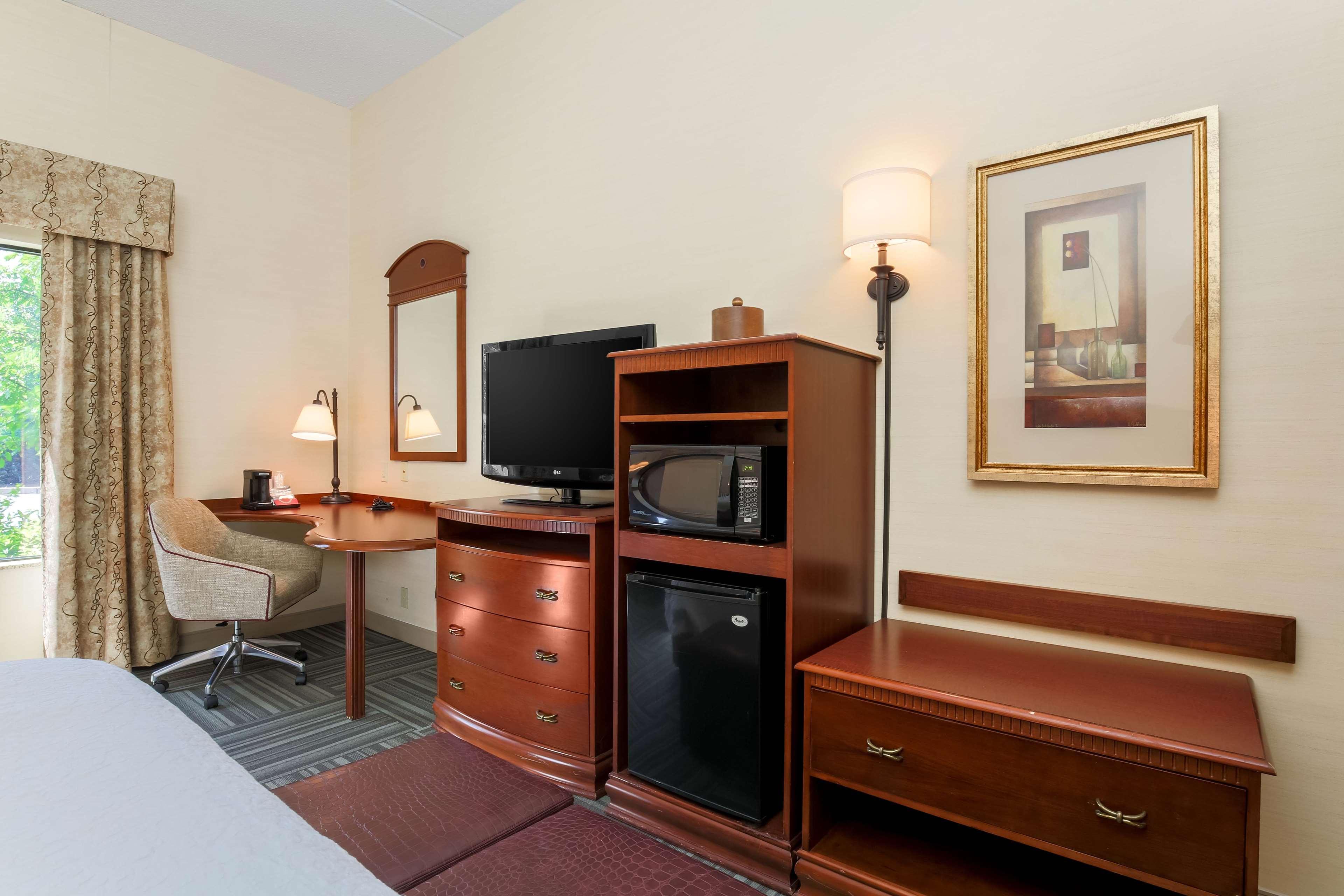 Hampton Inn Нанует Экстерьер фото