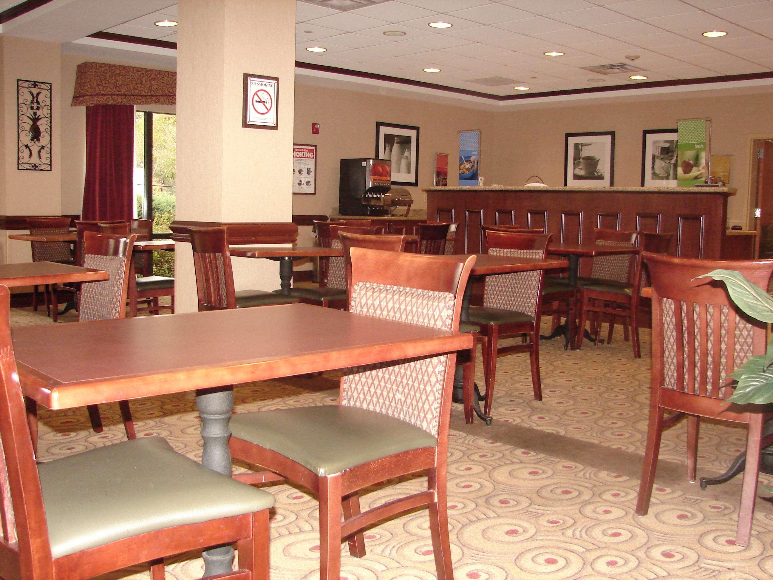 Hampton Inn Нанует Ресторан фото
