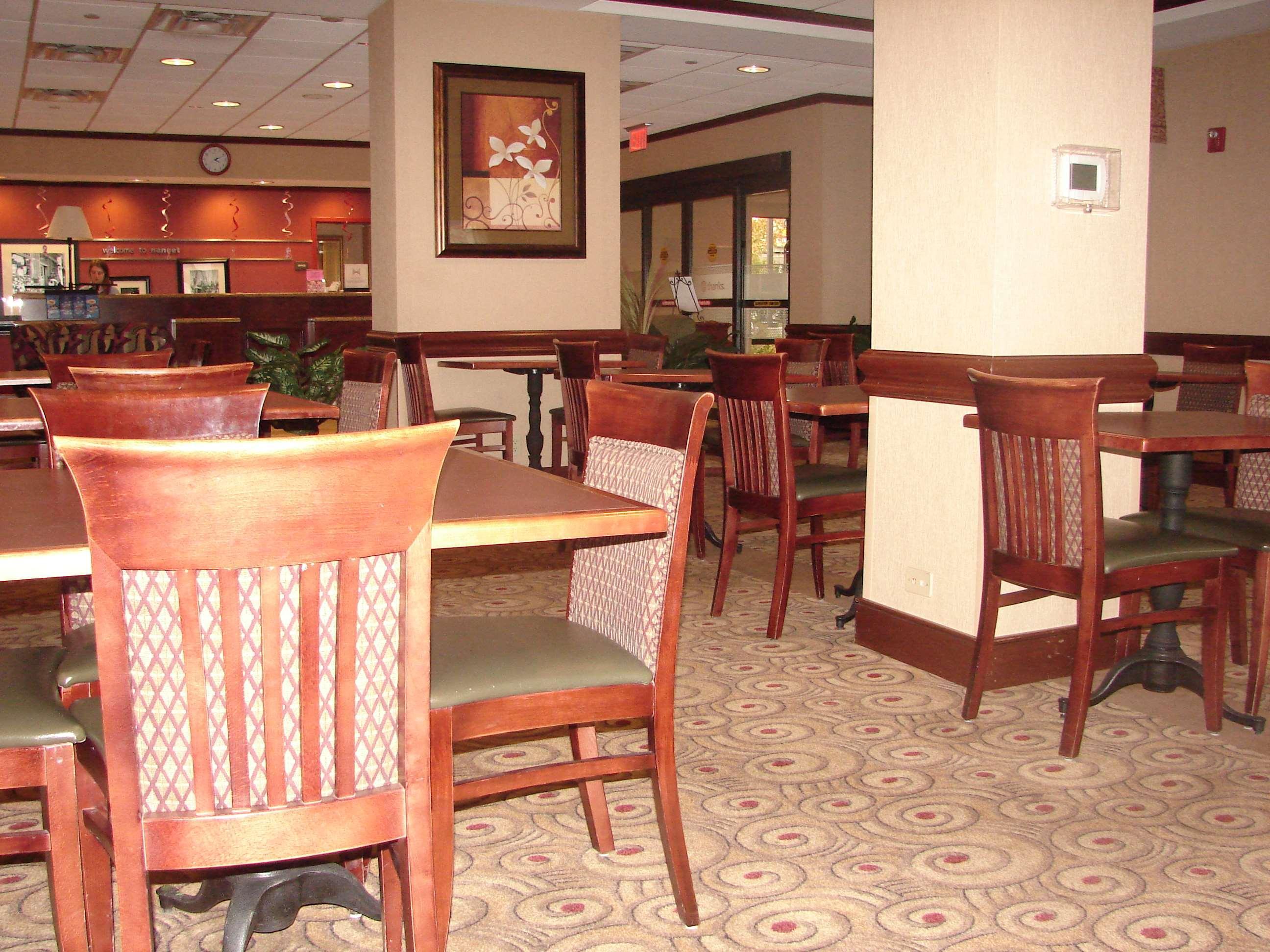 Hampton Inn Нанует Ресторан фото