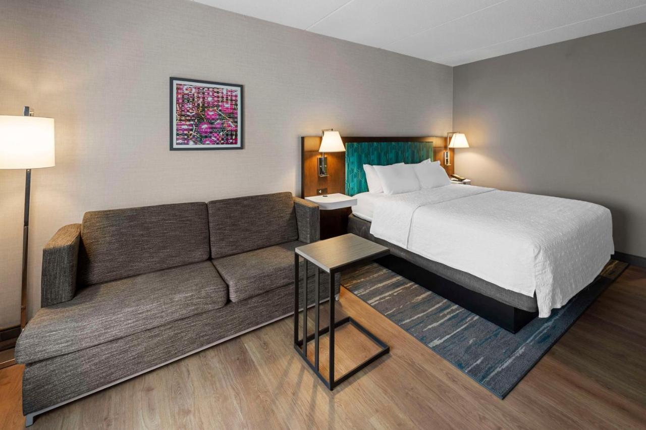 Hampton Inn Нанует Экстерьер фото