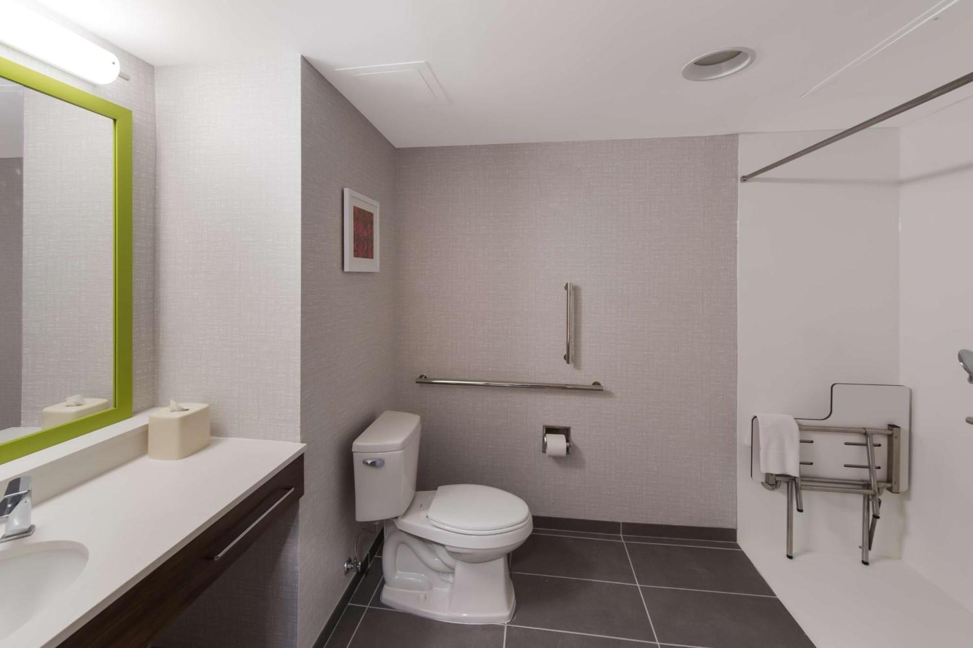 Hampton Inn Нанует Экстерьер фото